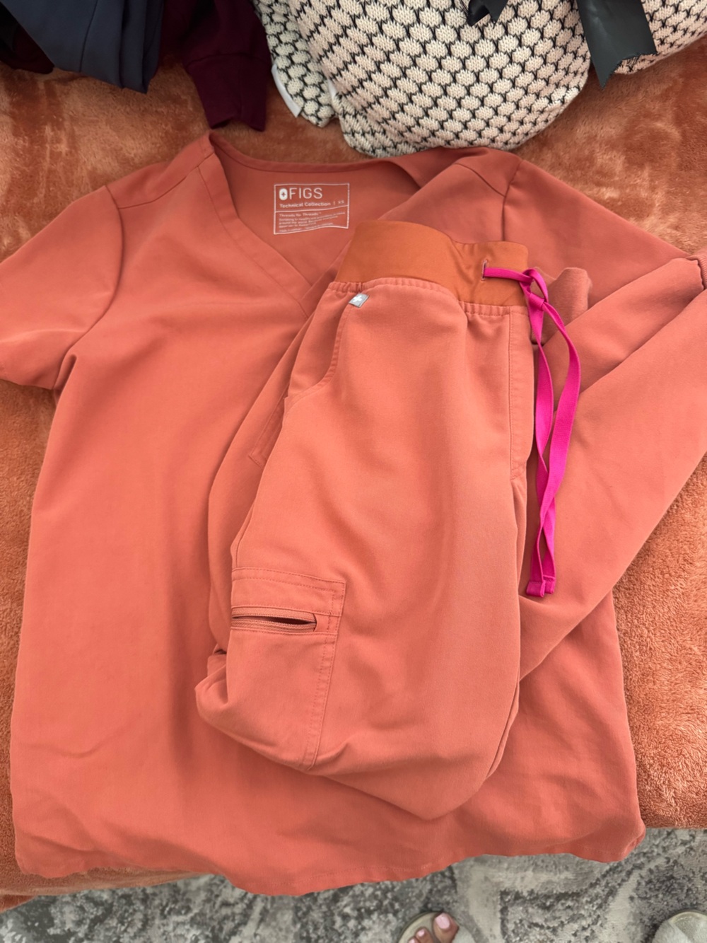 Women’s Figs Terracotta Scrub set
